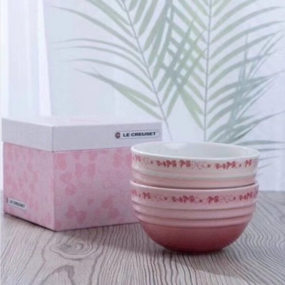 Le Creuset x Hello Kitty light pink white bow rice Bowl set of 2 nwt - Picture 4 of 14